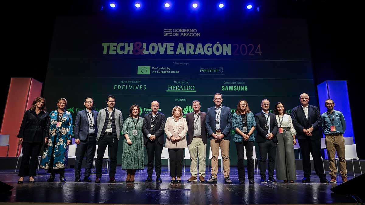 techandlove-foto-grupo-con-colaboradores
