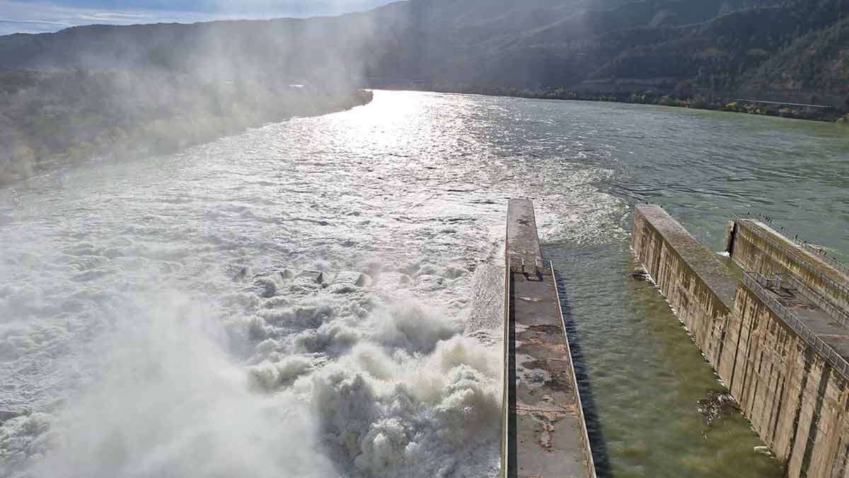 Embalse de Ribarroja durante la crecida. Foto: CHE