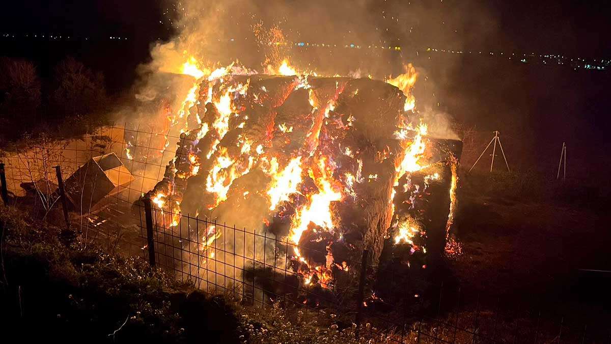 Incendio de un pajar en Ainzón.