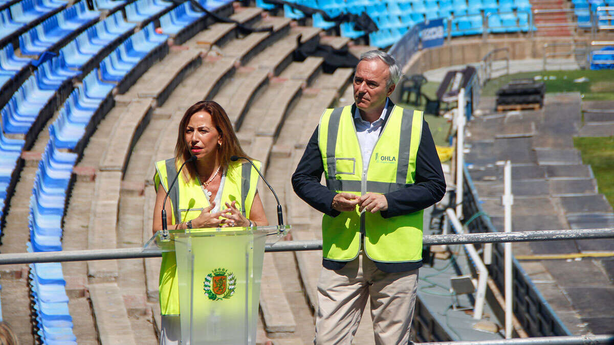 Azcón y la alcaldesa Chueca en las obras de La Romareda. Foto: Pilar Álvarez