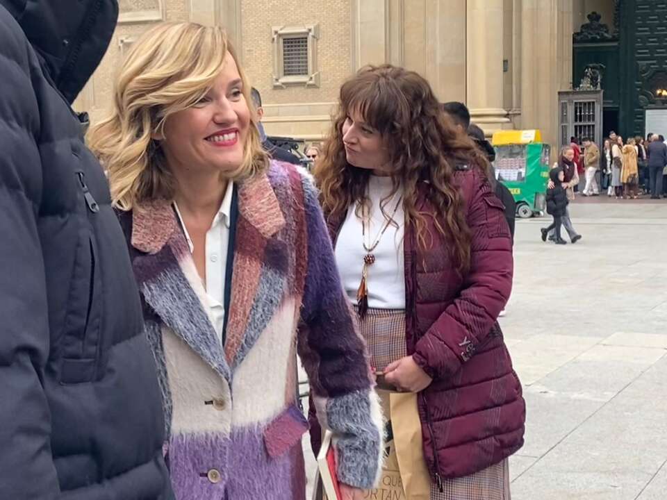 La ministra en su visita a "Libros que Importan".