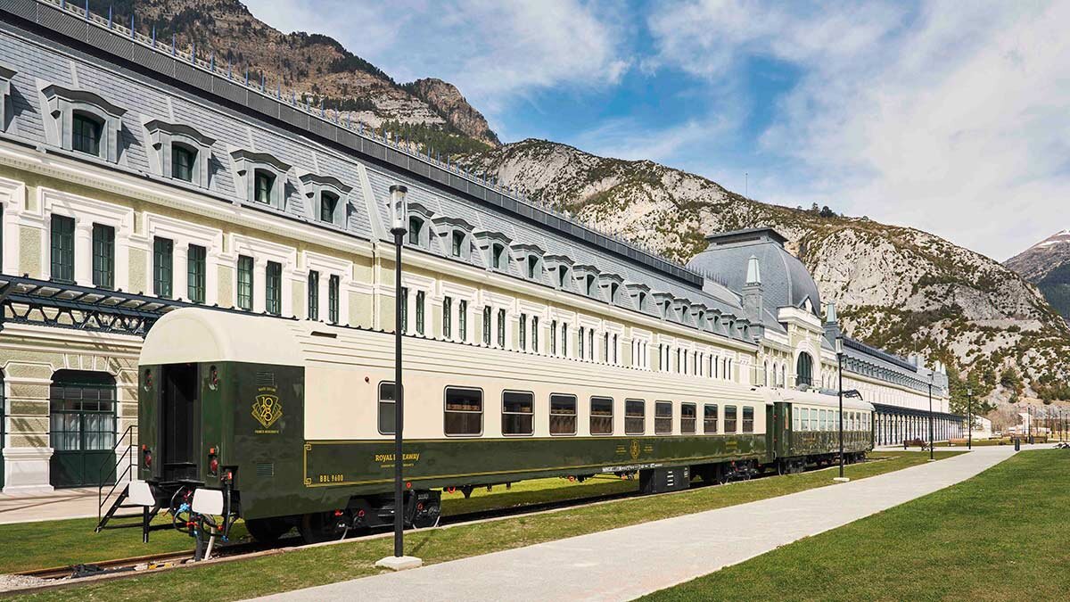 hotel-canfranc