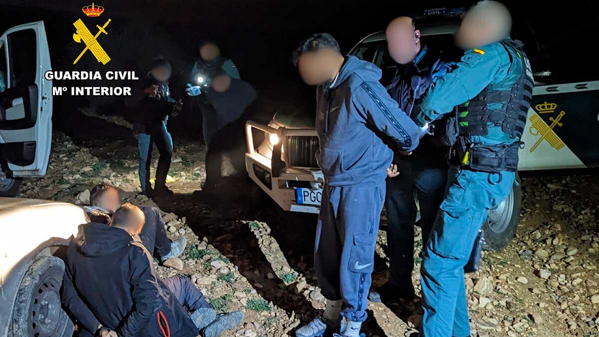 Los cinco detenidos por la Guardia Civil acudieron a una planta de placas solares en construcción