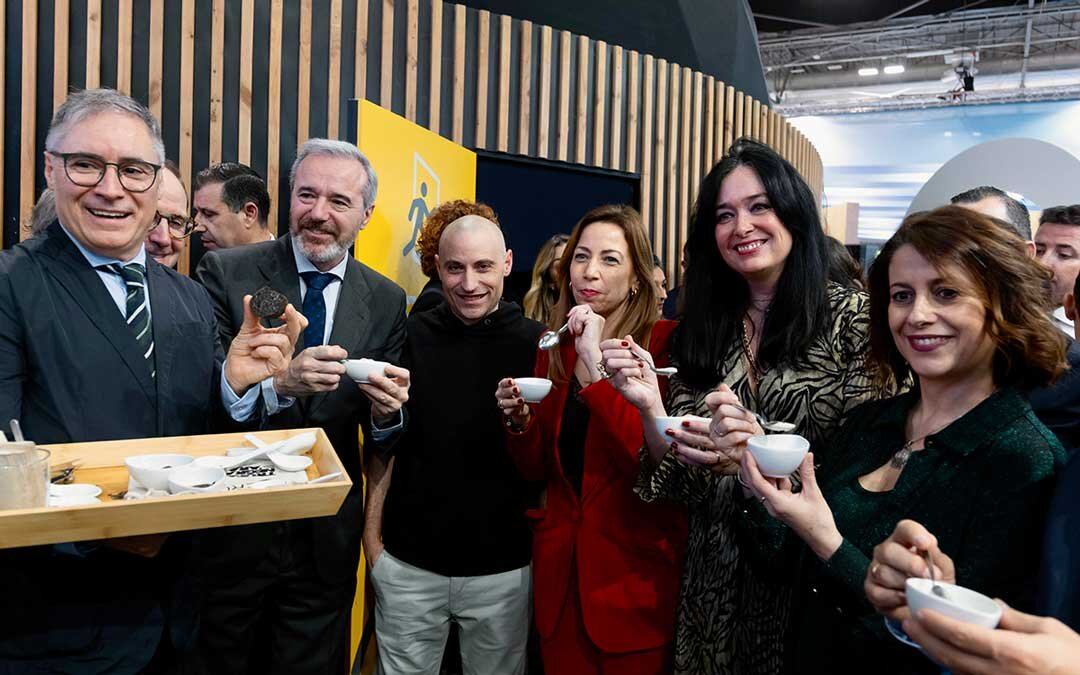 Alta presencia institucional este viernes en Fitur. Foto: DGA