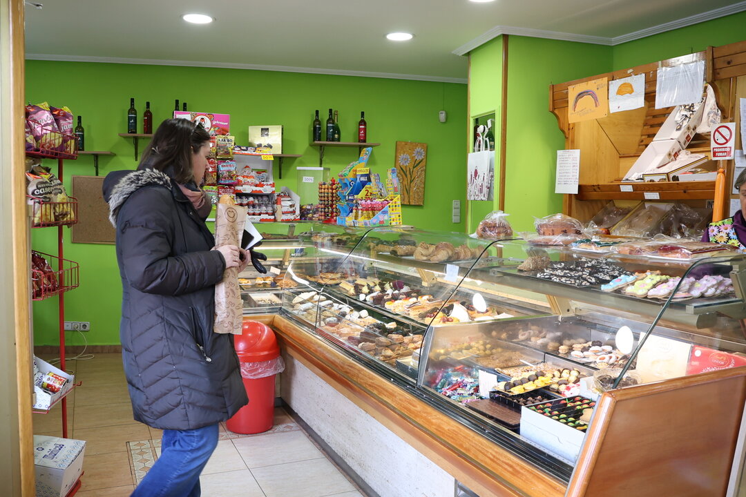 La actual dueña, María Pilar García, lleva al mando de la pastelería casi 20 años. Foto: Pilar Álvarez