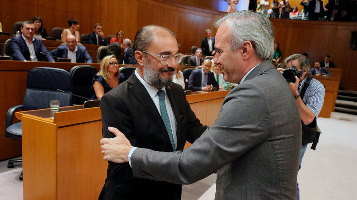 Lambán, su último día en las Cortes junto a Jorge Azcón. Foto: Archivo