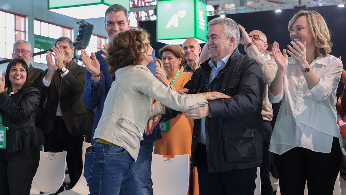 Alegría (derecha) en el Congreso Regional andaluz. Foto: PSOE
