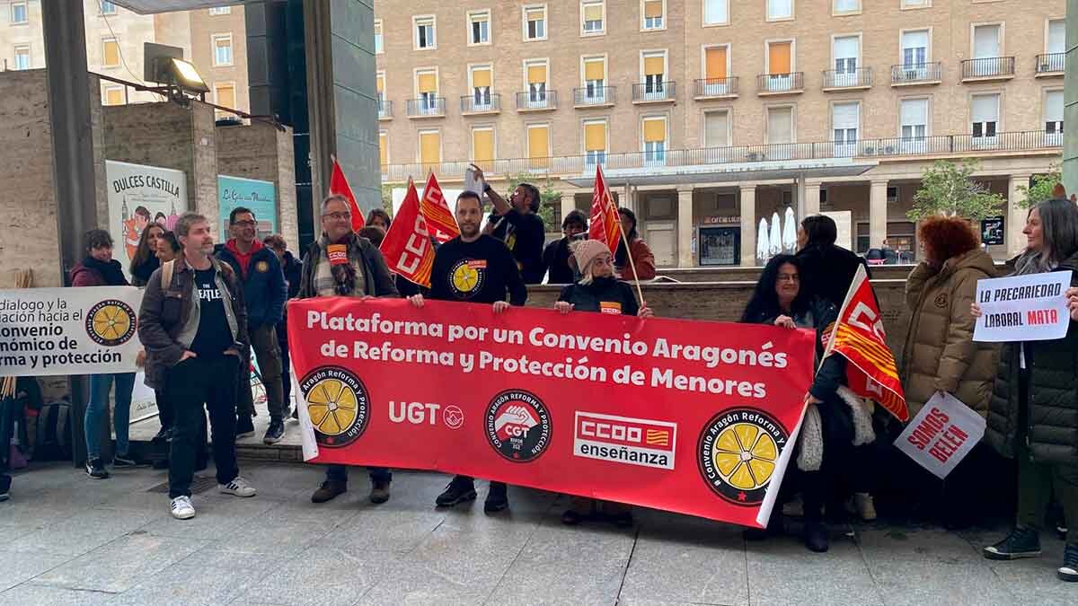 Los sindicatos de CCOO, UGT y CGT de Aragón exigen una mejora en las condiciones laborales y de seguridad en los centros de menores.