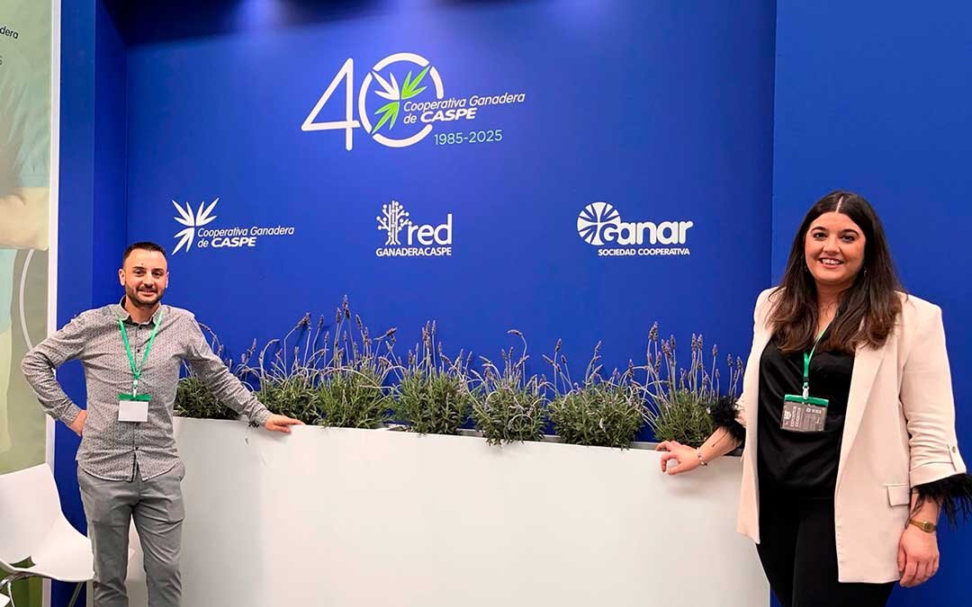 Raúl Vale, presidente de la cooperativa, junto a Carolina Luna, directora general, en Figan. Foto: Eduard Peralta