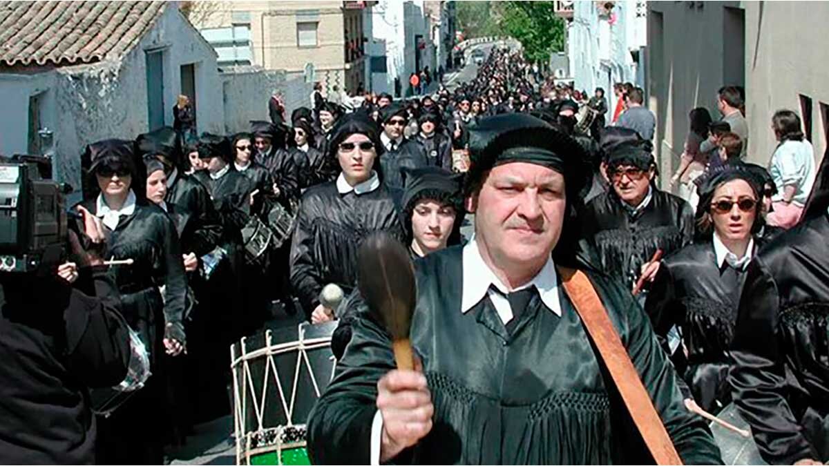 procesion-de-tambores-y-bombos-en-hijar-(2)