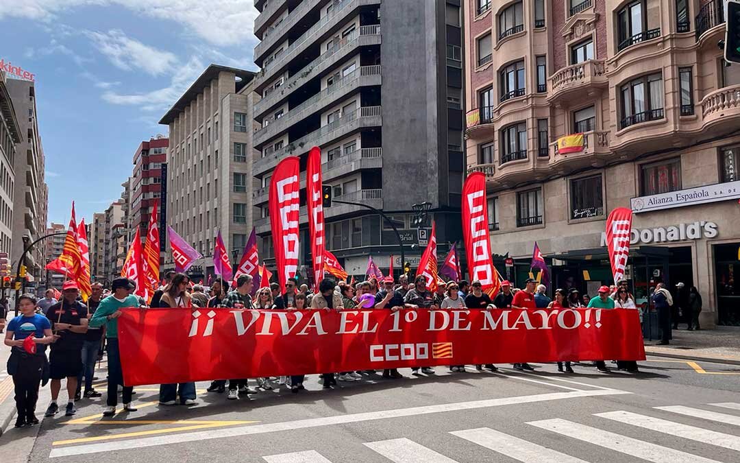 Avance de la manifestación por la calle del Coso. Foto: Eduard Peralta