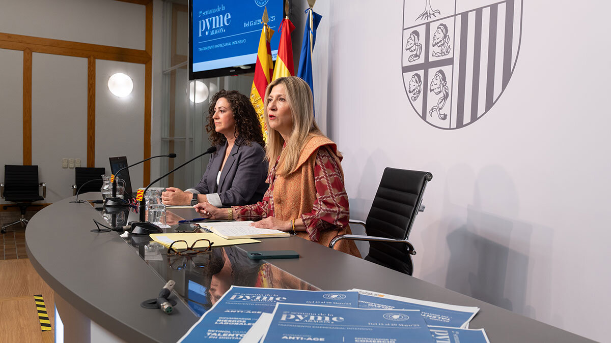 Vaquero (derecha) en rueda de prensa. Foto: Fabián Simón (DGA)