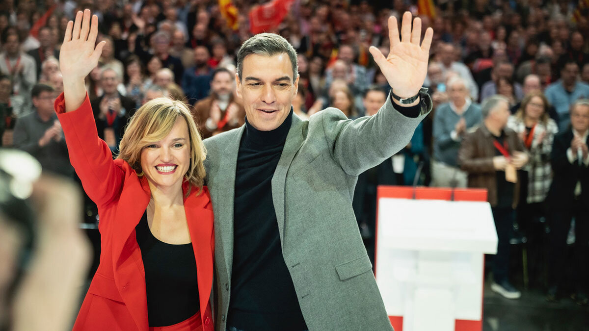 Alegría y Sánchez en el Congreso Regional. Foto: PSOE