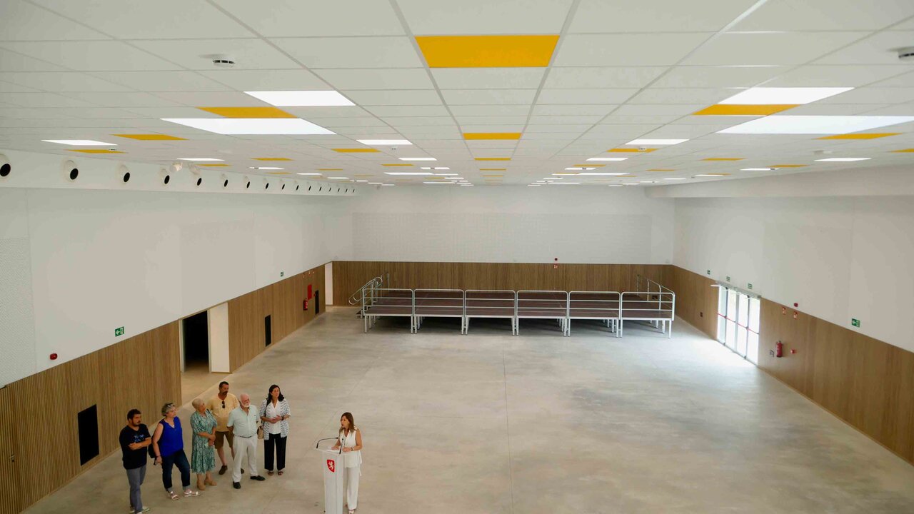 La alcaldesa de Zaragoza, Natalia Chueca, durante la inauguración de las instalaciones