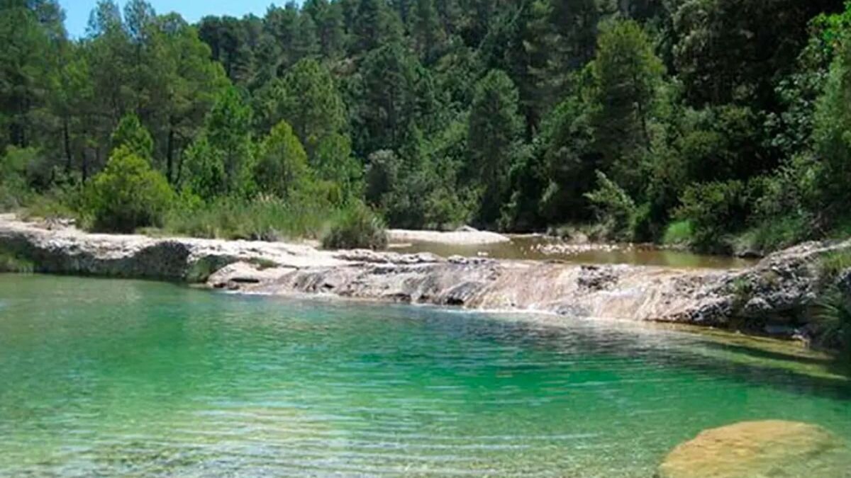 La Pesquera es una reserva natural de 7 kilómetros que se encuentra en pleno campo y está plagada de piscinas naturales de agua cristalina. Foto: Matarraña Turismo