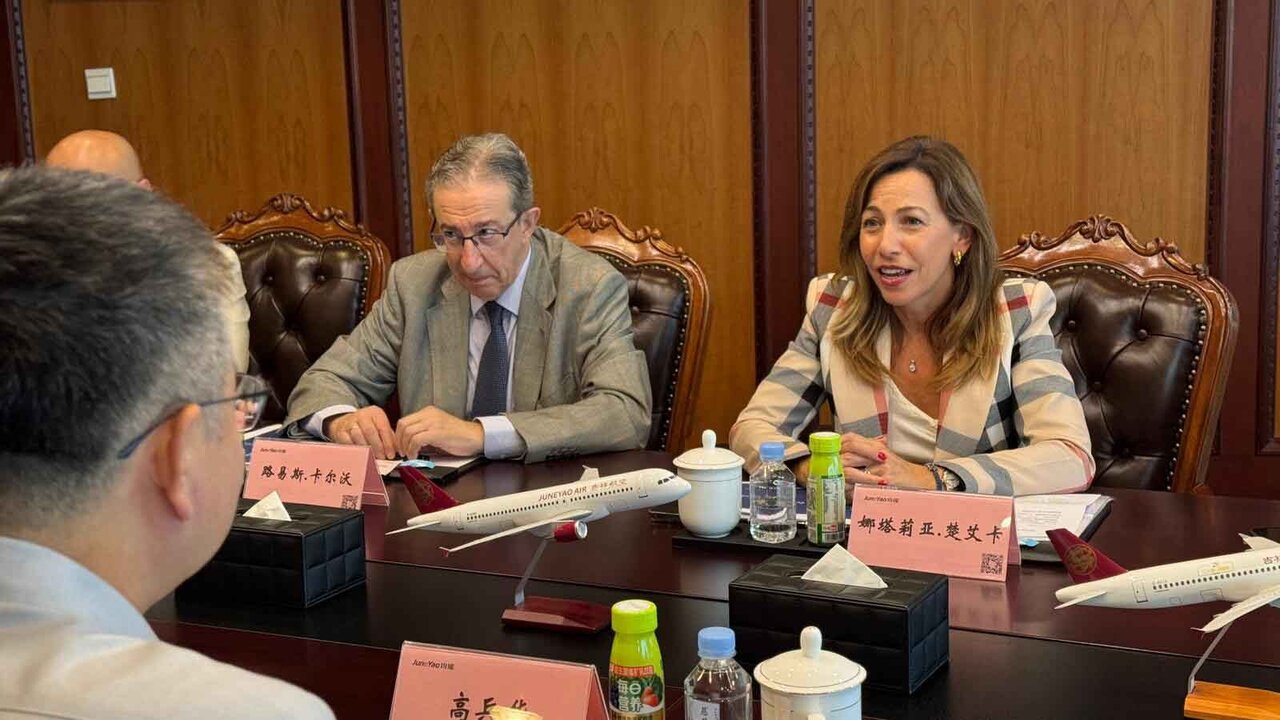 La alcaldesa de Zaragoza, Natalia Chueca, durante su viaje a China para afianzar las relaciones
