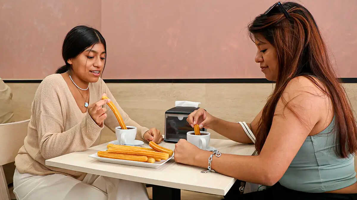 La churrería-chocolatería Satur, un sencillo local que lleva desde 1977 endulzando la vida de los vecinos de San José.