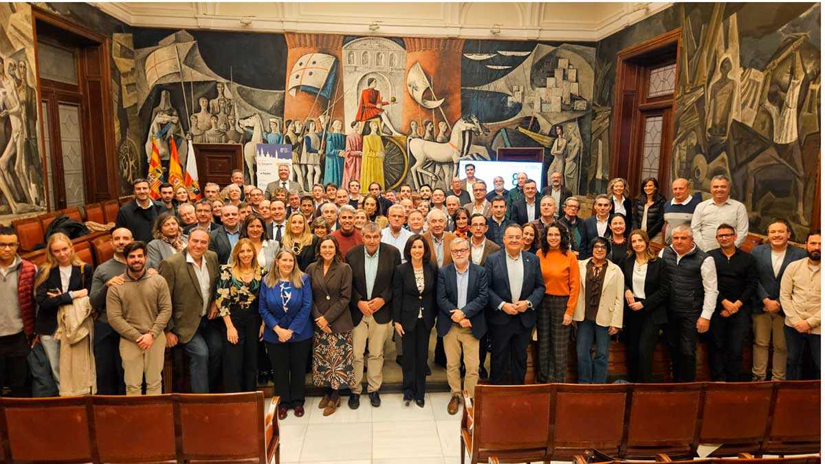 Foto de familia de los presentes en el Congreso este viernes. Foto: A.D.