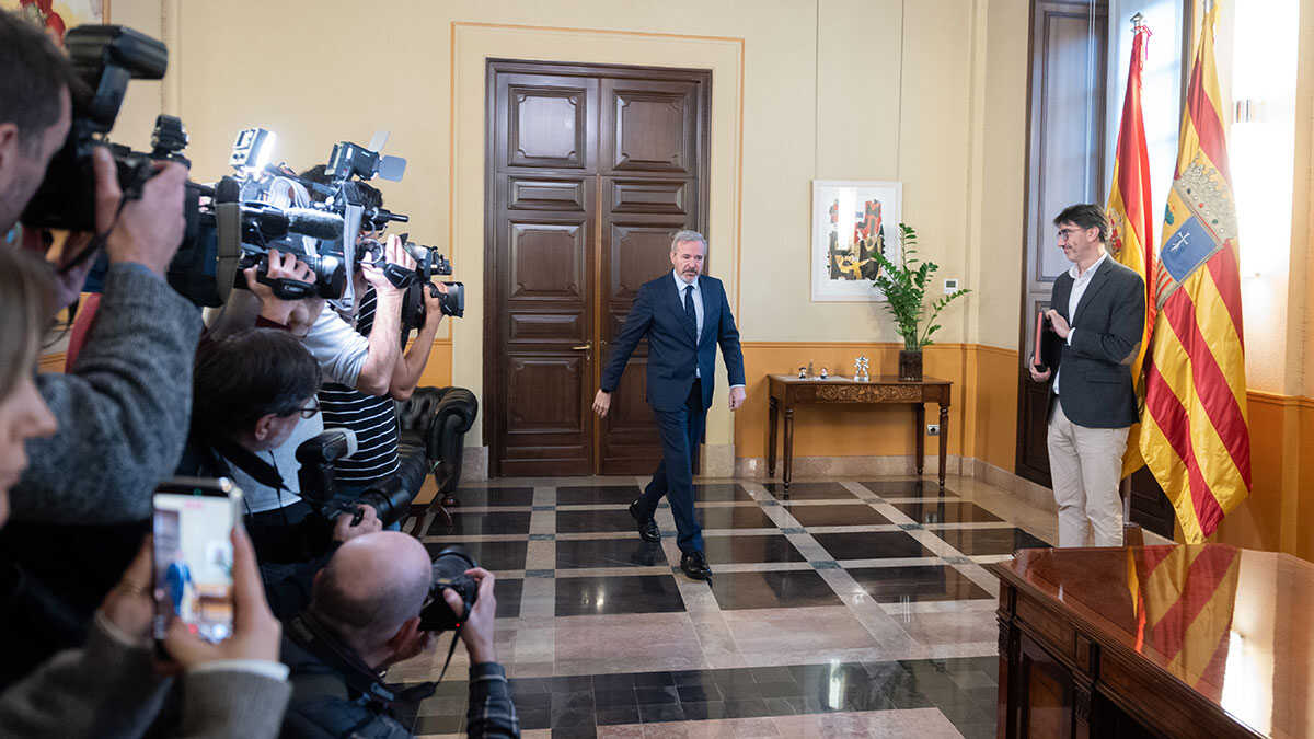 El presidente antes de firmar la disolución de las Cortes. Foto: Fabián Simón