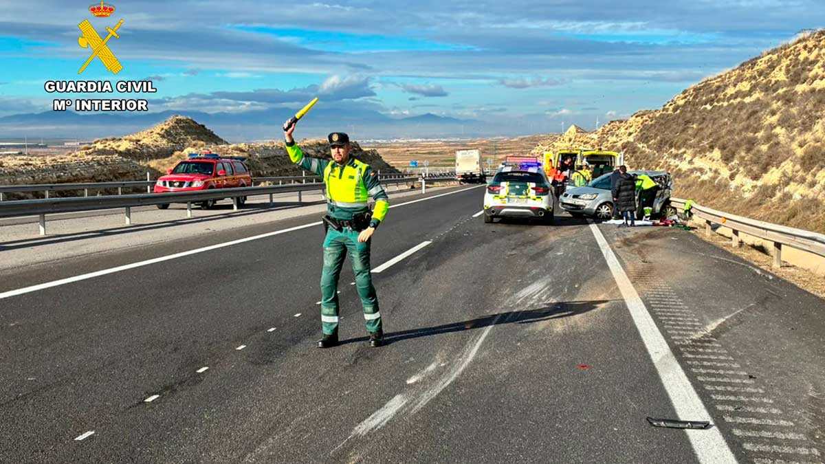 El siniestro vial se ha producido por un choque entre un coche y un camión. Fuente: Guardia Civil