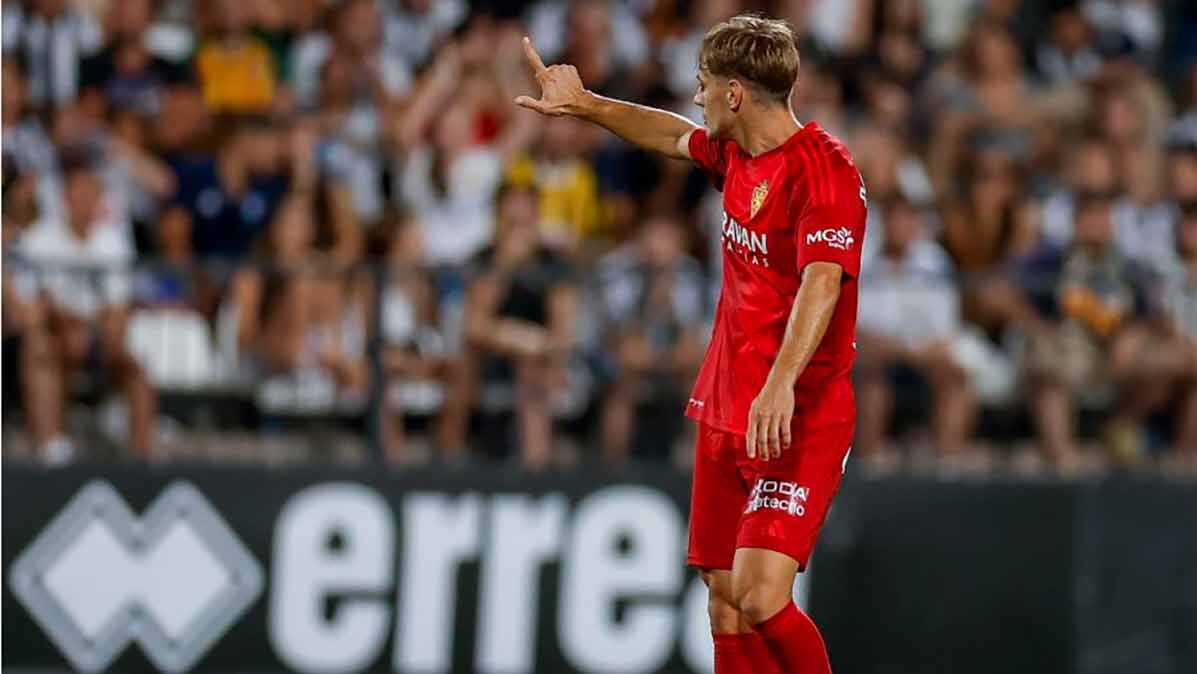 Dani Gómez celebra uno de los tres goles anotados esta temporada con el Real Zaragoza. Foto: LaLiga