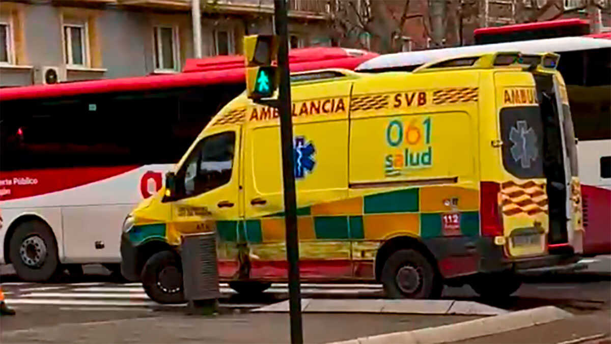 La ambulancia contra la que ha colisionado el coche en Zaragoza circulaba sin ningún paciente en su interior.