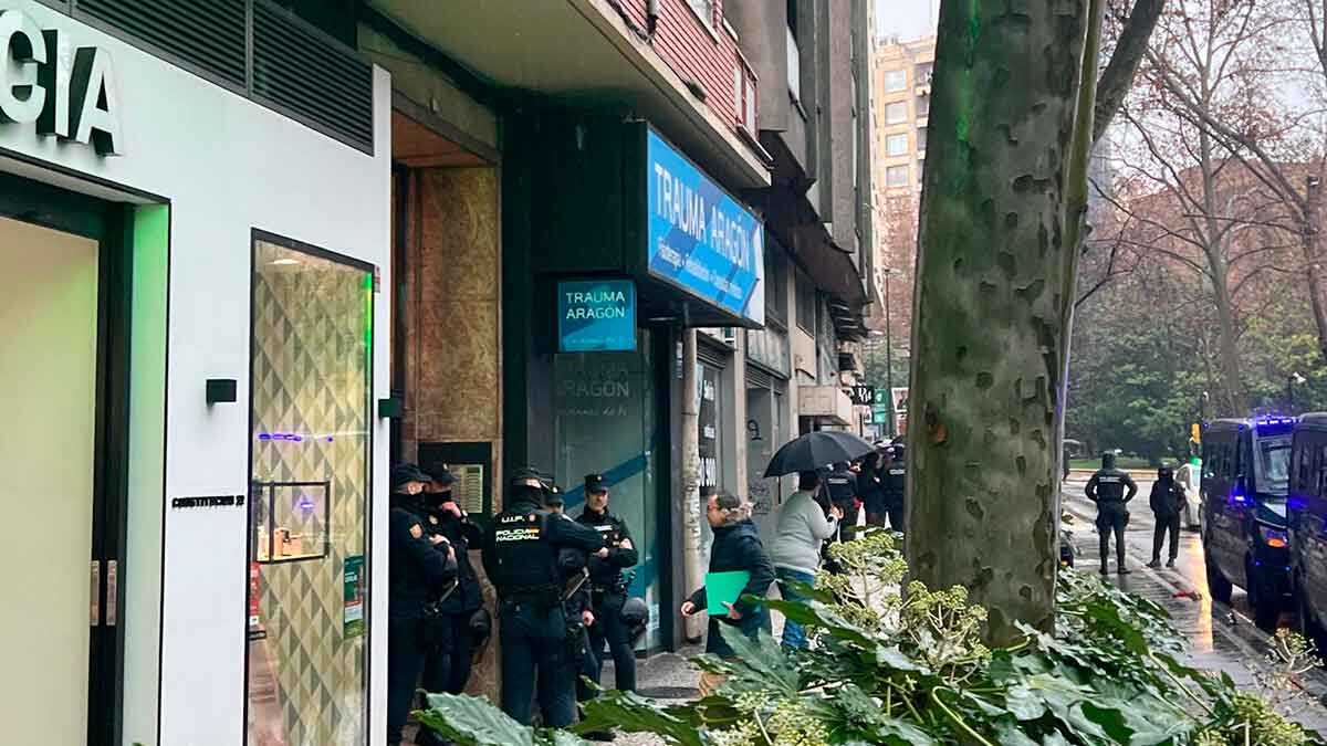 El desahucio se ha hecho efectivo este jueves pasado el mediodía antes protestas y presencial policial.