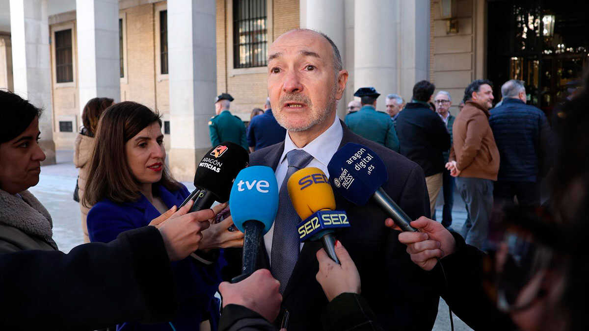 El delegado del Gobierno en Aragón, Fernando Beltrán, esta mañana en Zaragoza.