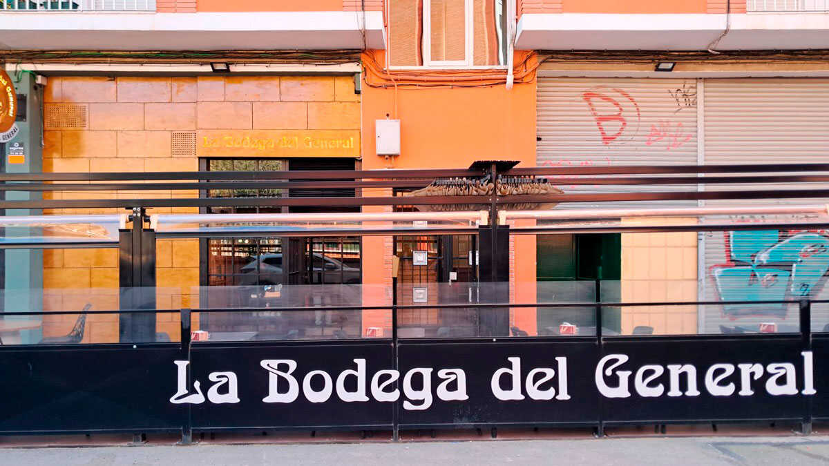 bar