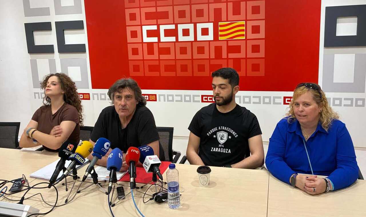 Trabajadores del parque explican en CCOO la situación en la que se encuentra la plantilla tras el ERTE ejecutado por la dirección de la empresa